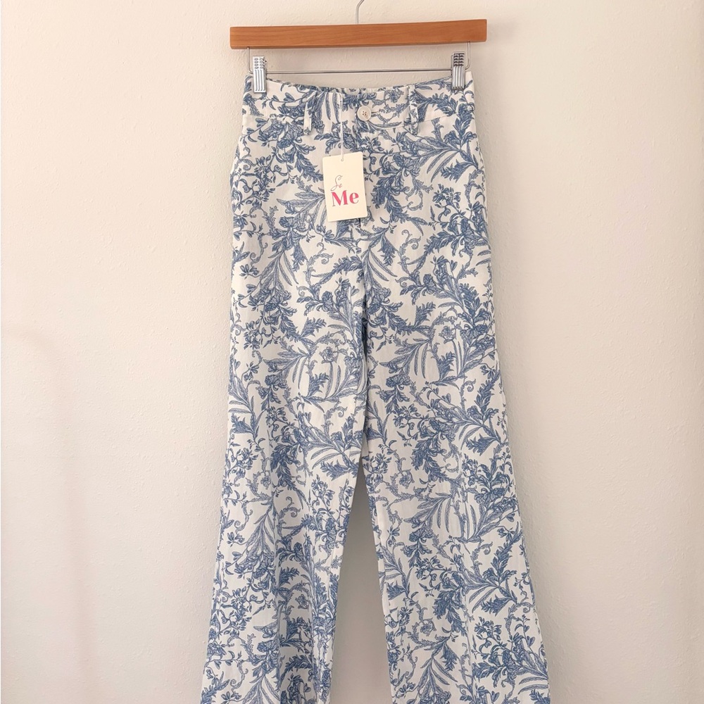 NWT So Me Women's Blue and White Floral Flare Jeans